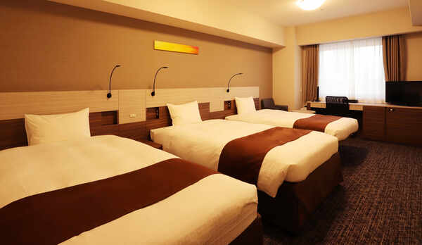 トリプルルーム（約28平米）