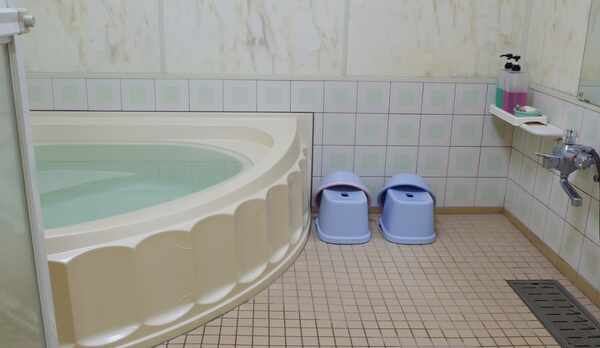 *全部で大小３か所の浴場がございます。