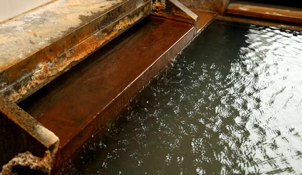 【貸切温泉】源泉かけ流しの天然温泉をお楽しみください