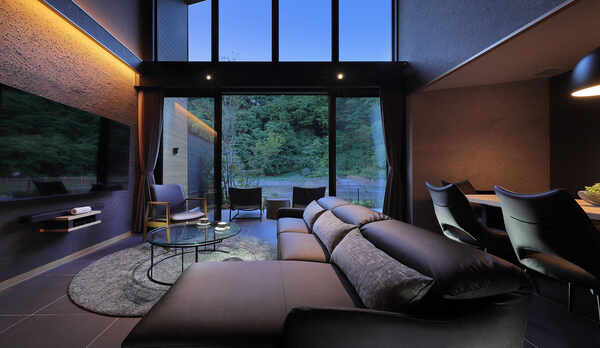 露天風呂付プレミアムヴィラ：リビング