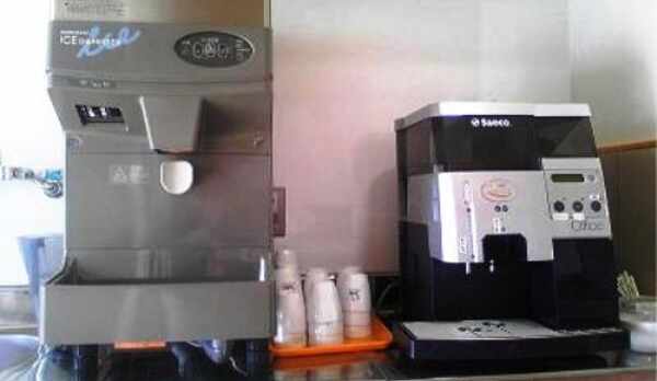 浄水器、ミル付きコーヒーメーカー