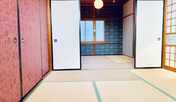 ２階二部屋（ベッド用、畳用一間ずつ）