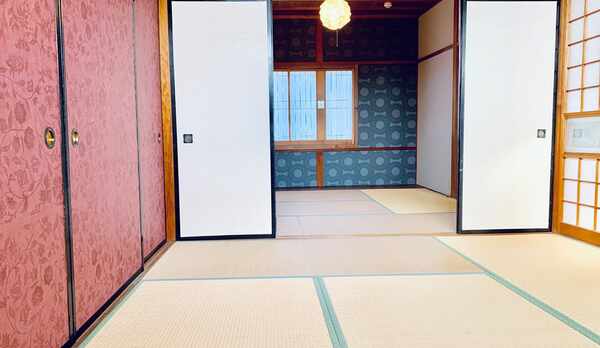 ２階二部屋（ベッド用、畳用一間ずつ）