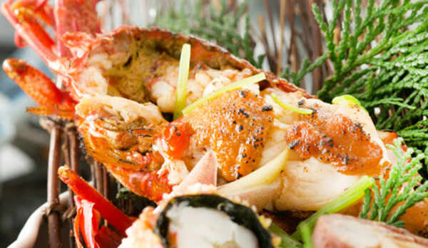 〜特別会席〜伊勢海老の雲丹焼き