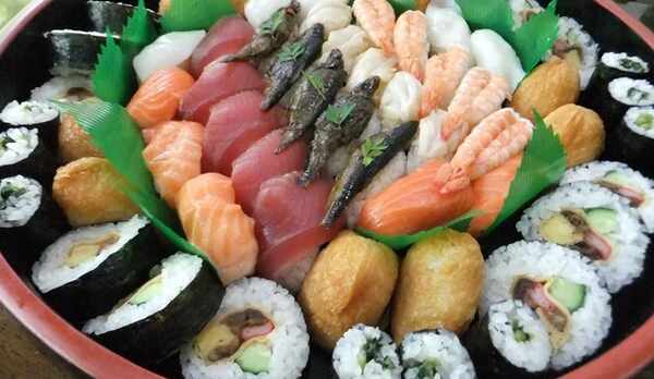 *寿司盛り（別注/有料）