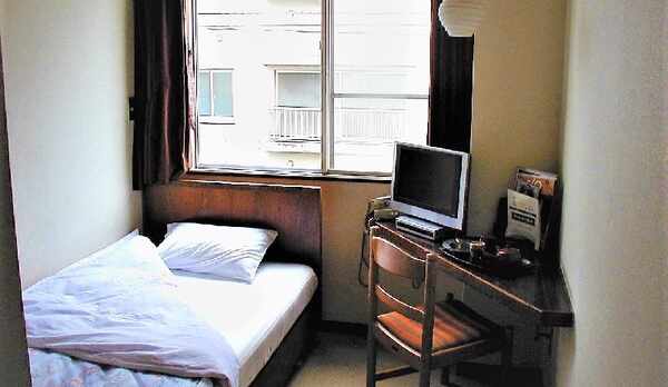 シングル　バストイレ付ＬＡＮ完備 