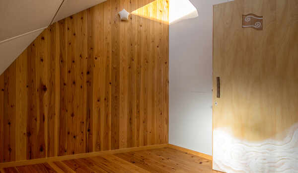 天空の間（風神の間　白）