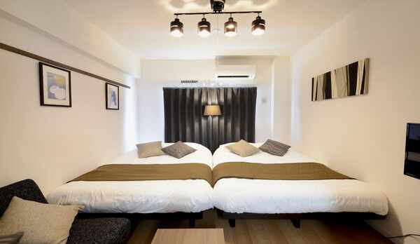 白基調にした清潔感のあるお部屋