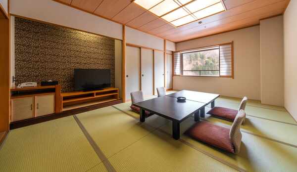 本館スタンダード和室 川側(12畳)