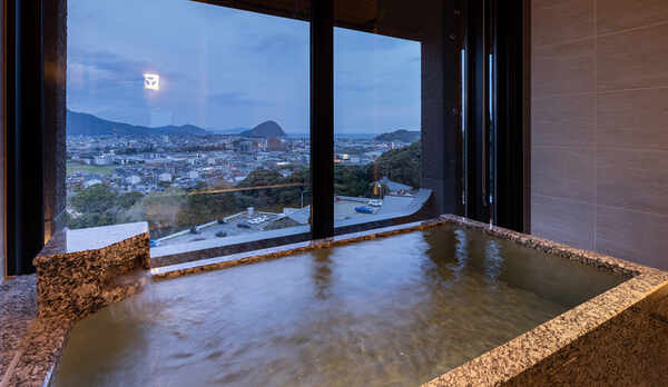 【特別室】最上階８階 展望風呂付和洋室