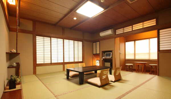 妙義【和室12畳トイレ付】磯部温泉が見渡せる眺望の良い部屋