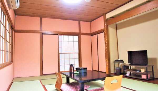 和室10畳（1階 1部屋 / 2階 1部屋）