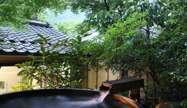 *【夕暮れ時の露天風呂】お風呂と澄んだ空気にリラックス&hellip;☆