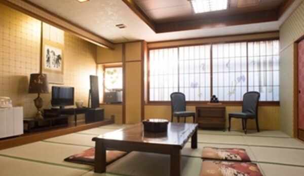 ゆっくりくつろげる広々和室