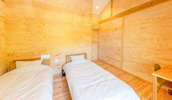 ・【オーシャンビューツインルーム】木の温もりが感じられるお部屋