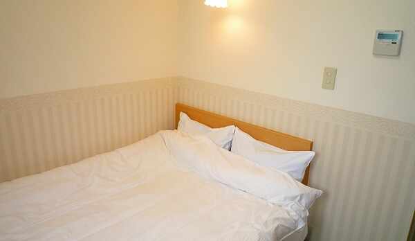 新館セミダブルルーム（ベッド幅１２０ｃｍ）