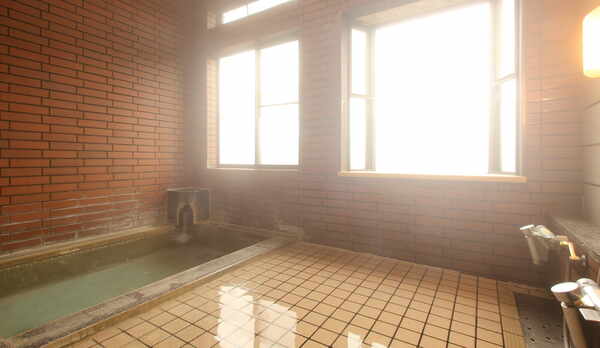 男女別のお風呂はトロトロとなめらかなお肌に優しく美容効果も高い温泉