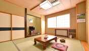 *和室（客室一例）/畳の香りがほのかに薫るお部屋で団欒のひと時をお過ごし下さい。