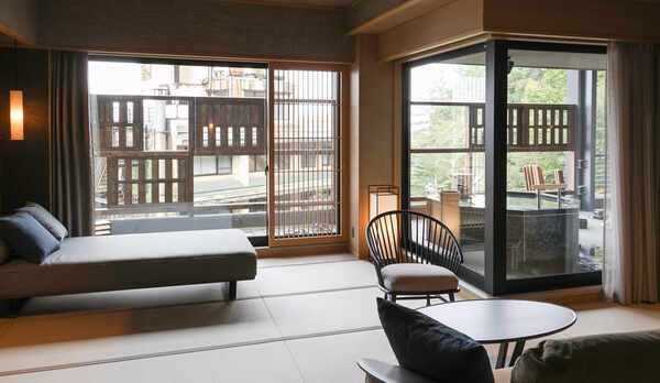 デラックスルーム