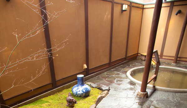 女性露天風呂 琴の湯