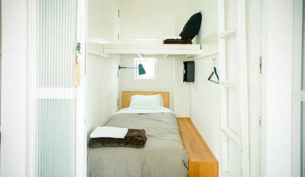 ・【Cabin Floor】寝台特急のようなキャビンスタイルプライベートドミトリーです