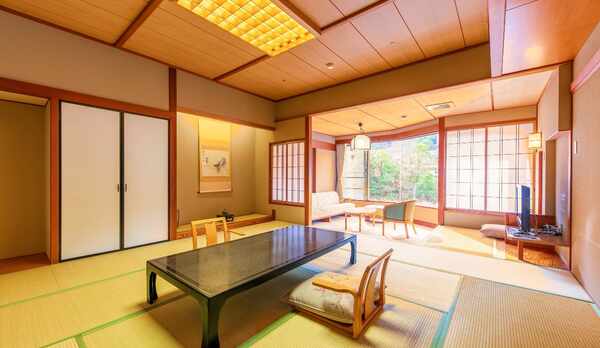 【川側】かけ流し露天風呂付（岩風呂）広々12.5畳和室一例