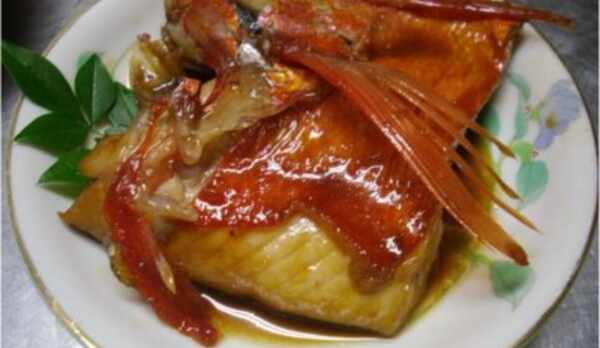 地元産金目鯛の煮付け