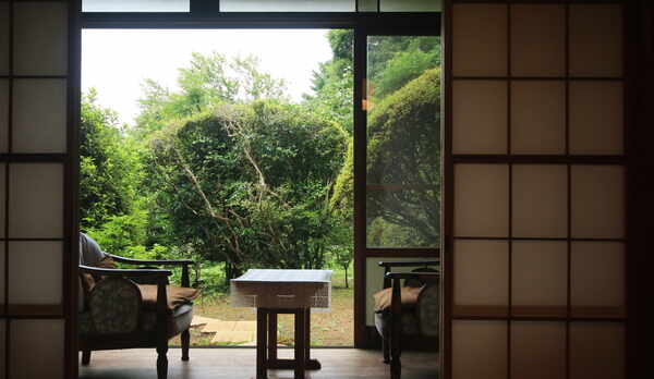 【ひなびた雰囲気の落ち着いた和室】-桜-/-百合-８帖