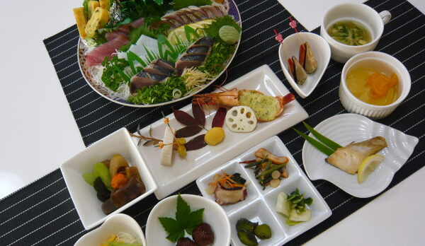 ★高知の郷土料理を満喫♪　皿鉢＆会席料理プラン♪／夕食例