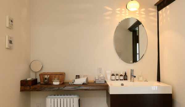 白基調のパウダールーム