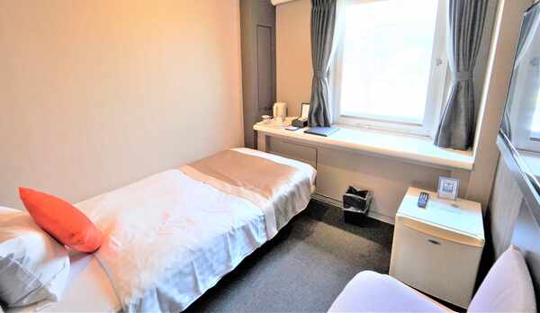 【エコノミーシングル 13平米】◇ベッド幅100cm◇