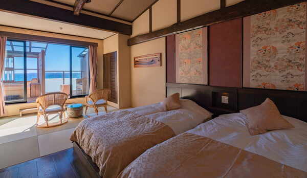 【河津浜一望 レトロモダン客室】温泉掛流し露天風呂