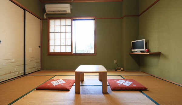 海が見えない訳あり1階客室６・８畳★