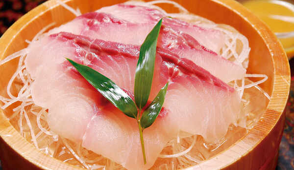 【鯉のあらい清流仕立て】くさみはなく、コリコリの触感です。