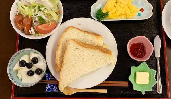 ・朝軽食 季節によってメニューが変わります 