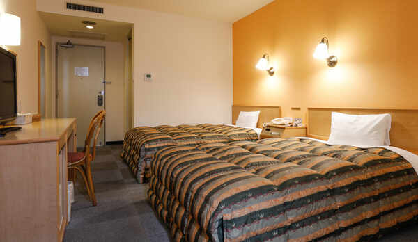 【ツインBの一例】※異なるレイアウトのお部屋もございます。