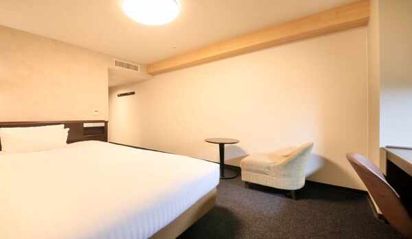 全室無料WiFi　LANケーブル完備