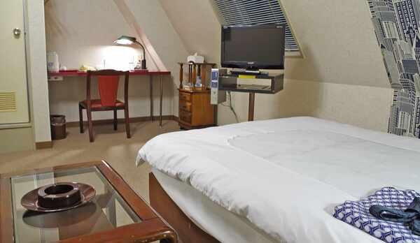 シングル一例&hellip;全室TVあり・インターネット接続可！