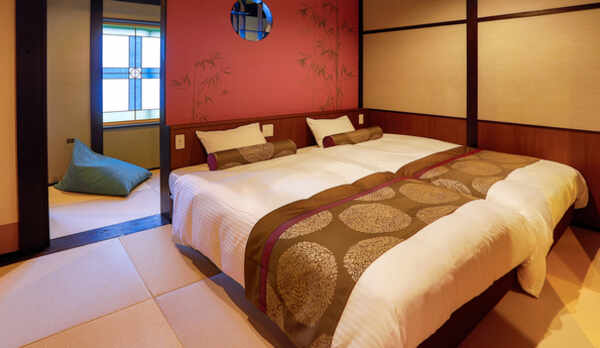 客室【やさしい月】のベッドルーム