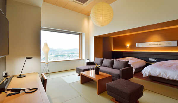 「デザイナーズスイートルーム」サンセットビューバス付