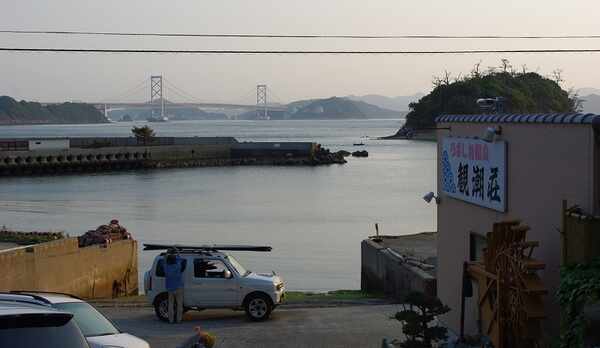 宿から見える鳴門大橋