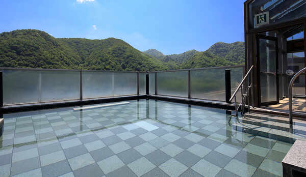 【星天】＜新館16階＞ホテル最上階の展望浴場で、眼前に広がる雄大な景色をお愉しみください。