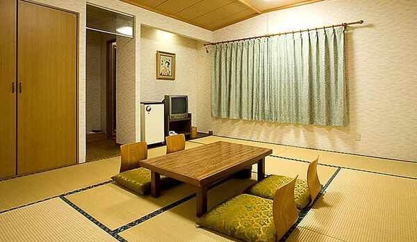 ・落ち着く和室でごゆっくりお過ごしください