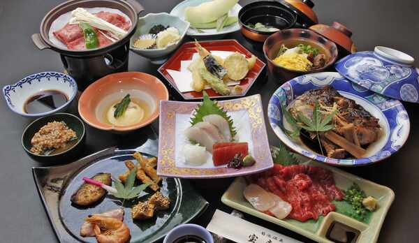 特選馬刺しと季節の和会席