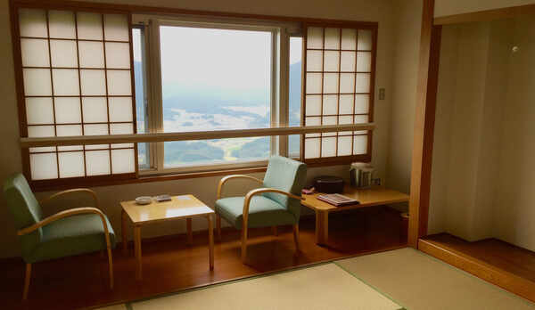 展望和室（8〜10畳）