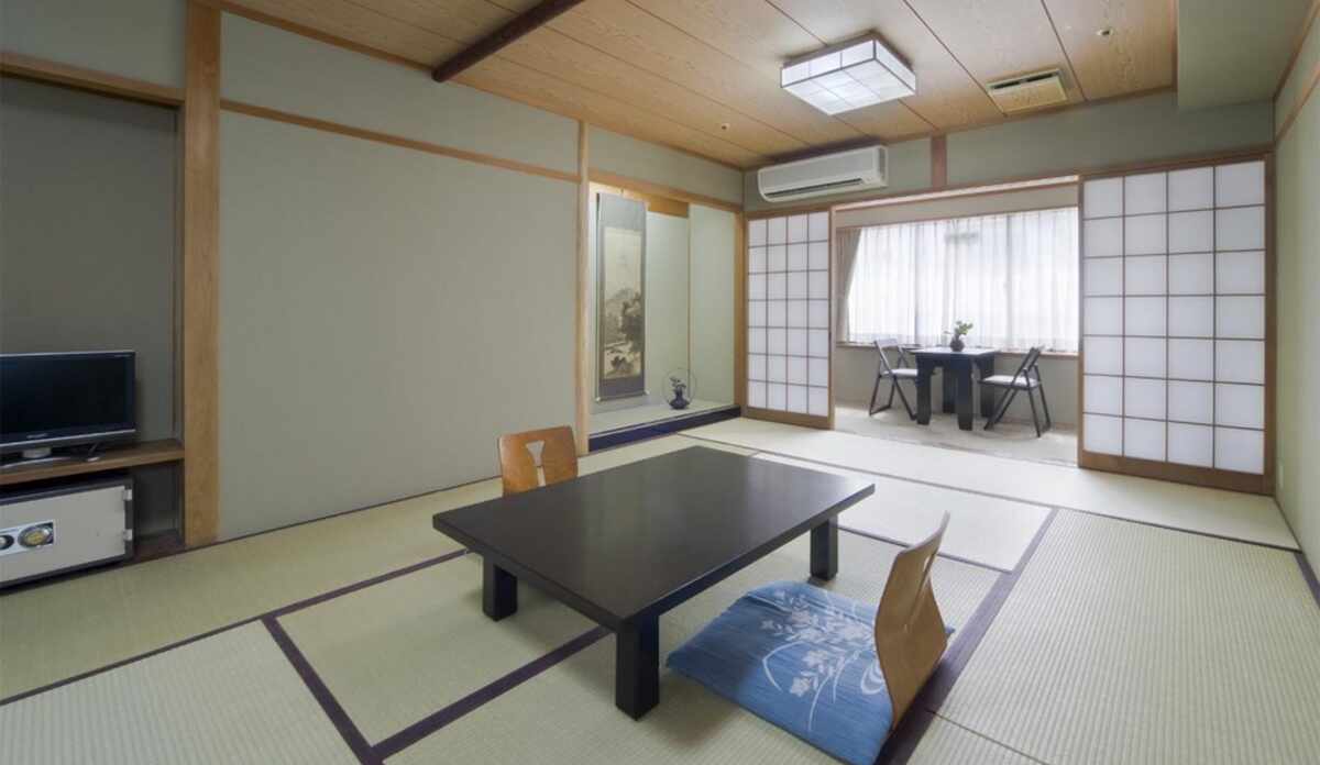 ９〜１２畳の広々和室でゆったりおくつろぎ♪