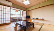 *【客室一例：和室8畳】足を伸ばしてお寛ぎ下さいませ。