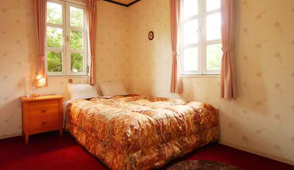 ダブルルーム（バス・トイレ付）