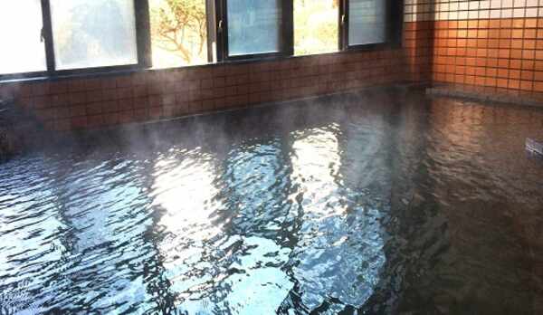 当館自慢の源泉かけ流しの温泉【大浴場】