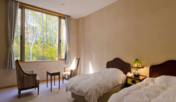 ・木もれび洋室